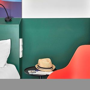 Standard Zimmer mit Kingsize-Bett